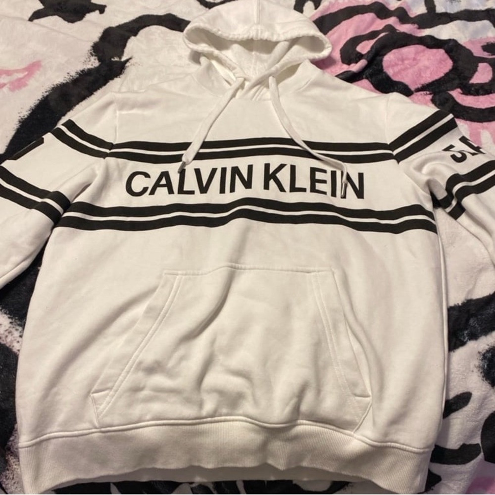Calvin Klein Jeans Black and White Sweaters Classic Crew Neck